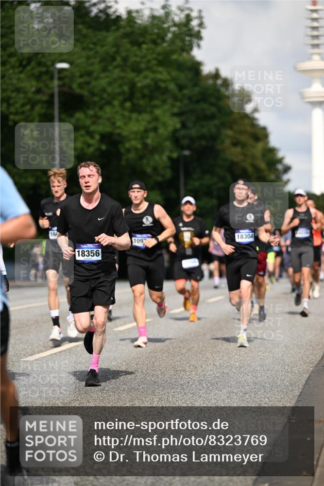 29.06.2025 - hella hamburg halbmarathon Dr. Thomas Lammeyer http://msf.ph/oto/8323769 29.06.2025 09:55:37 Kennedybrücke 1312, 1353, 1569, 1763, 2653, 2880, 3437, 3618, 3697, 4565, 4991, 5014, 5047, 5129, 5231, 5690, 5987, 6490, 6700, 6770, 7185, 8074, 8359, 8564, 8900, 9358, 9547, 9659, 10319, 10978, 11021, 11062 meine-sportfotos.de