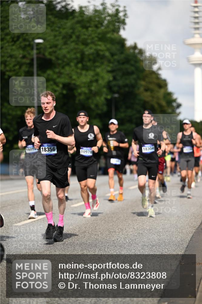 29.06.2025 - hella hamburg halbmarathon Dr. Thomas Lammeyer http://msf.ph/oto/8323808 29.06.2025 09:55:37 Kennedybrücke 1312, 1353, 1569, 1763, 2653, 2880, 3437, 3618, 3697, 4565, 4991, 5014, 5047, 5129, 5231, 5690, 5987, 6490, 6700, 6770, 7185, 8074, 8359, 8564, 8900, 9358, 9547, 9659, 10319, 10978, 11021, 11062 meine-sportfotos.de