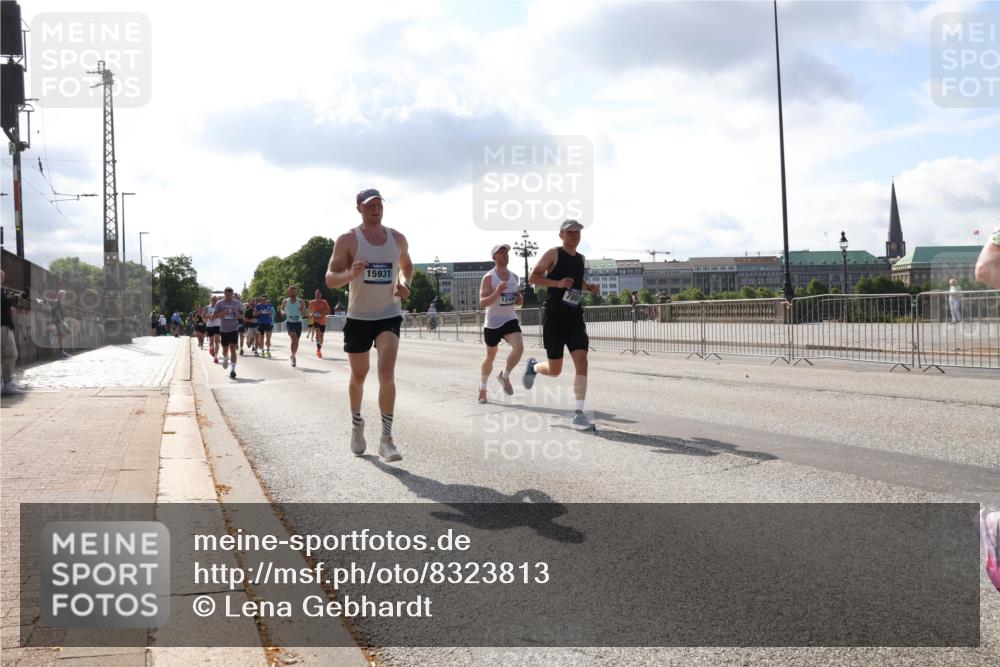 29.06.2025 - hella hamburg halbmarathon Lena Gebhardt http://msf.ph/oto/8323813 29.06.2025 09:48:21 Lombardsbrücke 15931, 1248, 1164, 1290, 1385, 1505, 1562, 1710, 1743, 2399, 2714, 2767, 3480, 3959, 4602, 4860, 5091, 5315, 5554, 5709, 6684, 6829, 6990, 7152, 7154, 7884, 8362, 8933, 9178, 9403, 9944, 10384, 10404, 10793, 10852, 10900, 11202, 11227, 11620, 11745, 11929, 12051, 12290, 12488, 12514, 12865, 12916, 13483, 13595, 13854, 13975, 14387, 14875, 14908, 14934, 14952, 15015, 15261, 15415, 15701, 15931, 15959, 15965, 16119, 16158 meine-sportfotos.de