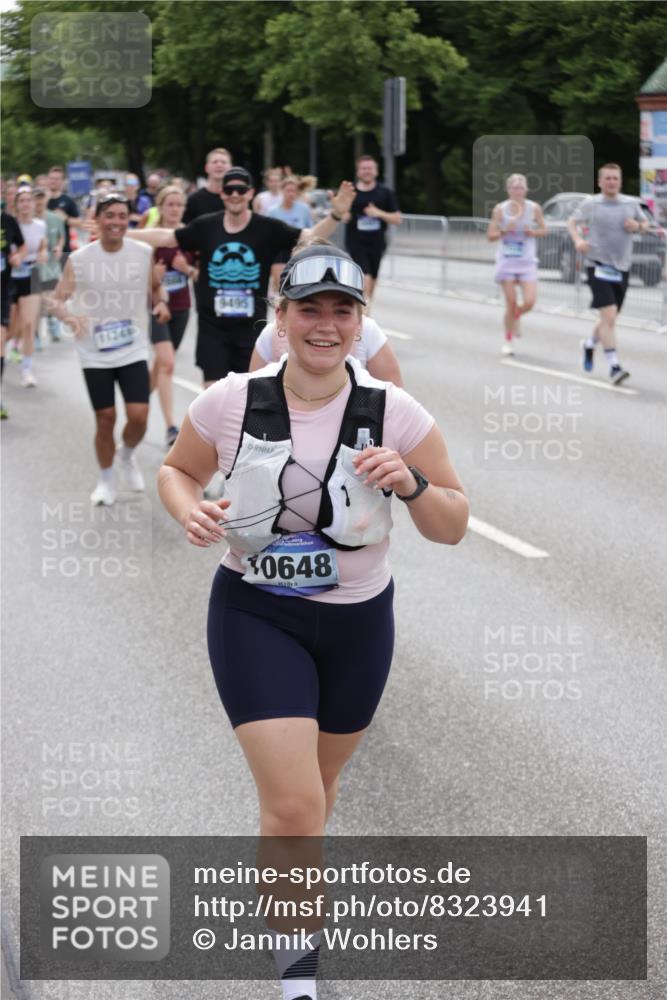 29.06.2025 - hella hamburg halbmarathon Jannik Wohlers http://msf.ph/oto/8323941 29.06.2025 10:39:40 Lombardsbrücke 1058, 1076, 1291, 1586, 1691, 1899, 2019, 2254, 2866, 2888, 3515, 3607, 3808, 3882, 3883, 3884, 4173, 4471, 5229, 5263, 5654, 5877, 5901, 6097, 6548, 6698, 6750, 6890, 6920, 7045, 7455, 7456, 8107, 8622, 8815, 8865, 8866, 9187, 9195, 9292, 9495, 10648, 10806, 10818, 10953, 11188, 11242, 11244, 11717, 11874, 12414, 12883, 12906, 13005, 13069, 13577, 13651, 14327, 14578, 15111, 16784, 18157, 19163 meine-sportfotos.de