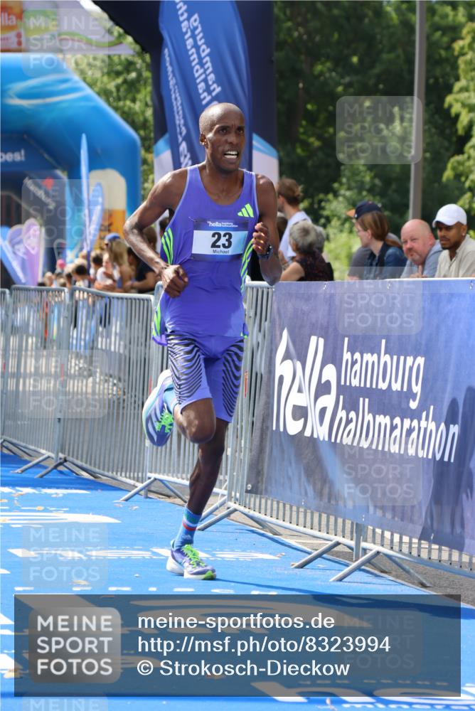 29.06.2025 - hella hamburg halbmarathon Strokosch-Dieckow http://msf.ph/oto/8323994 29.06.2025 10:03:06 Ziel 9, 16, 23 meine-sportfotos.de