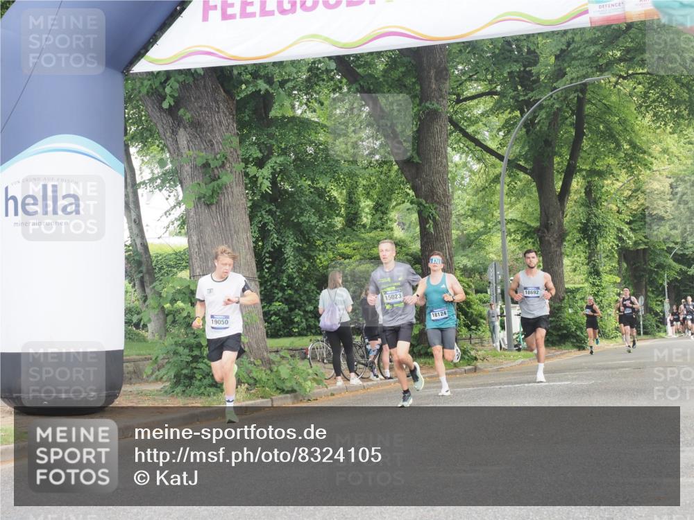 29.06.2025 - hella hamburg halbmarathon KatJ http://msf.ph/oto/8324105 29.06.2025 10:16:54 Zwischen KM18-KM19  meine-sportfotos.de