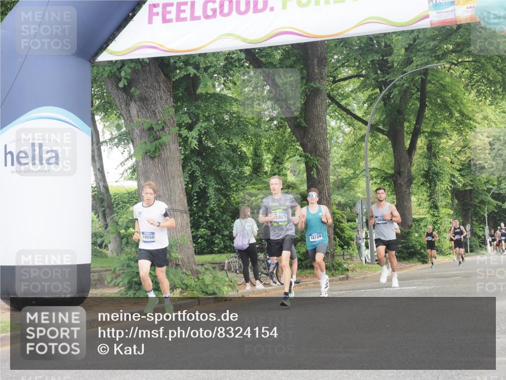29.06.2025 - hella hamburg halbmarathon KatJ http://msf.ph/oto/8324154 29.06.2025 10:16:54 Zwischen KM18-KM19  meine-sportfotos.de