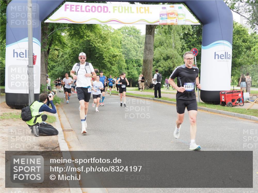 29.06.2025 - hella hamburg halbmarathon MichiJ http://msf.ph/oto/8324197 29.06.2025 10:37:33 Zwischen KM18-KM19 1216, 1399, 2878, 3543, 9551, 11579, 11975, 13159, 13812, 13875, 14248, 14794, 16731, 16877, 17001, 17319, 17384, 17908, 18370 meine-sportfotos.de