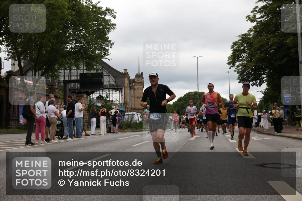 29.06.2025 - hella hamburg halbmarathon Yannick Fuchs http://msf.ph/oto/8324201 29.06.2025 10:51:21 20KM 1200, 1239, 1387, 1563, 1715, 1719, 1972, 2236, 2652, 3575, 4261, 5015, 5134, 5391, 5457, 5458, 5728, 6720, 6892, 7159, 7269, 7833, 8744, 9450, 10383, 10408, 11832, 12144, 12509, 12773, 12774, 13245, 13376, 13523, 13664, 14361, 14737, 14881, 14951, 15090, 15110, 15125, 15189, 15220, 15349, 15664, 16093, 16418, 17201, 17758, 17769, 17848, 18388, 18508 meine-sportfotos.de