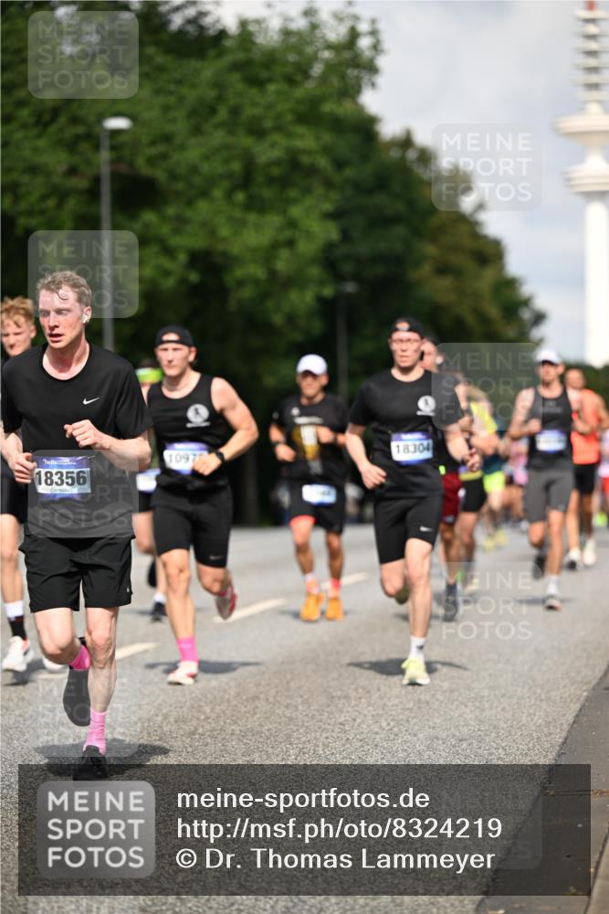 29.06.2025 - hella hamburg halbmarathon Dr. Thomas Lammeyer http://msf.ph/oto/8324219 29.06.2025 09:55:37 Kennedybrücke 1312, 1353, 1569, 1763, 2653, 2880, 3437, 3618, 3697, 4565, 4991, 5014, 5047, 5129, 5231, 5690, 5987, 6490, 6700, 6770, 7185, 8074, 8359, 8564, 8900, 9358, 9547, 9659, 10319, 10978, 11021, 11062 meine-sportfotos.de