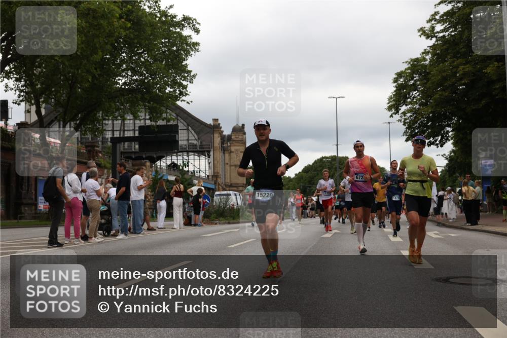 29.06.2025 - hella hamburg halbmarathon Yannick Fuchs http://msf.ph/oto/8324225 29.06.2025 10:51:21 20KM 1200, 1239, 1387, 1563, 1715, 1719, 1972, 2236, 2652, 3575, 4261, 5015, 5134, 5391, 5457, 5458, 5728, 6720, 6892, 7159, 7269, 7833, 8744, 9450, 10383, 10408, 11832, 12144, 12509, 12773, 12774, 13245, 13376, 13523, 13664, 14361, 14737, 14881, 14951, 15090, 15110, 15125, 15189, 15220, 15349, 15664, 16093, 16418, 17201, 17758, 17769, 17848, 18388, 18508 meine-sportfotos.de