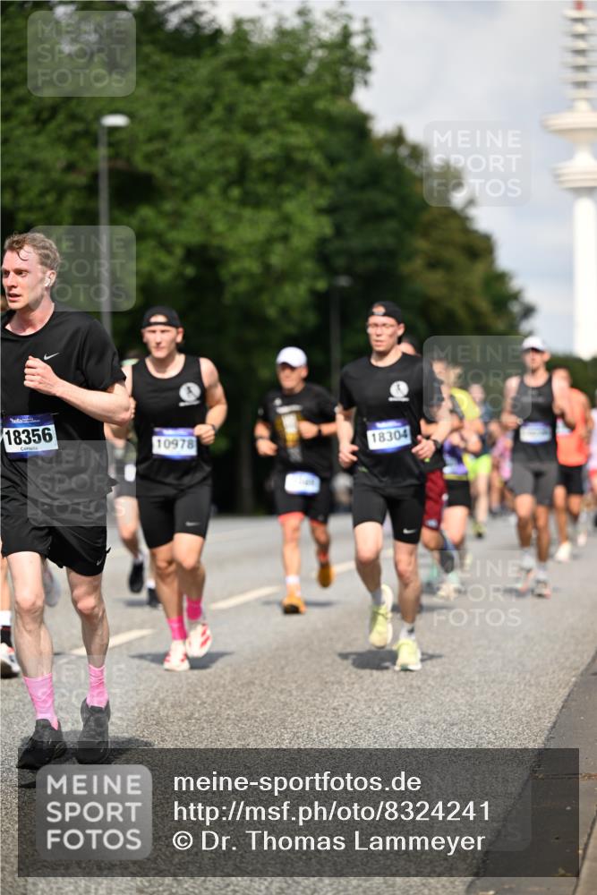 29.06.2025 - hella hamburg halbmarathon Dr. Thomas Lammeyer http://msf.ph/oto/8324241 29.06.2025 09:55:38 Kennedybrücke 1312, 1353, 1569, 1763, 2653, 2880, 3437, 3618, 3697, 4565, 4991, 5014, 5047, 5129, 5231, 5690, 5987, 6490, 6700, 6770, 7185, 7710, 8074, 8359, 8564, 8900, 9358, 9547, 9659, 10319, 10691, 10978, 11021, 11062 meine-sportfotos.de