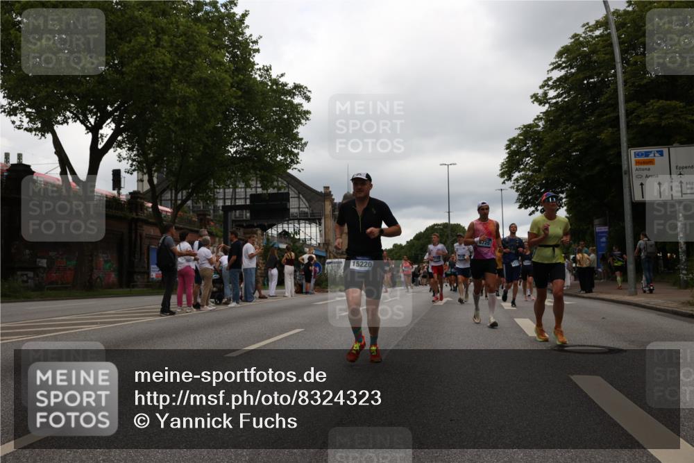 29.06.2025 - hella hamburg halbmarathon Yannick Fuchs http://msf.ph/oto/8324323 29.06.2025 10:51:22 20KM 1200, 1239, 1387, 1563, 1715, 1719, 1972, 2236, 2652, 3575, 4261, 5015, 5134, 5391, 5457, 5458, 5728, 6720, 6892, 7159, 7269, 7833, 8744, 9450, 10383, 10408, 12144, 12509, 12773, 12774, 13245, 13376, 13523, 13664, 14361, 14737, 14881, 14951, 15090, 15110, 15125, 15189, 15220, 15349, 15664, 16093, 16418, 17201, 17758, 17769, 17848, 18388, 18508 meine-sportfotos.de