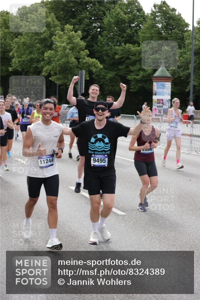 29.06.2025 - hella hamburg halbmarathon Jannik Wohlers http://msf.ph/oto/8324389 29.06.2025 10:39:42 Lombardsbrücke 1058, 1076, 1291, 1586, 1691, 1899, 2019, 2254, 2515, 2572, 2866, 2888, 3237, 3515, 3607, 3808, 3882, 3883, 3884, 4173, 4271, 4471, 5229, 5263, 5654, 5877, 5901, 6097, 6548, 6698, 6750, 6866, 6876, 6890, 6920, 7045, 7174, 7455, 7456, 7675, 7850, 8622, 8815, 8865, 8866, 9187, 9195, 9292, 9495, 10474, 10806, 10818, 10953, 11188, 11242, 11244, 11717, 11874, 12414, 12883, 12906, 13005, 13069, 13290, 13577, 13651, 14327, 14578, 15111, 19163 meine-sportfotos.de