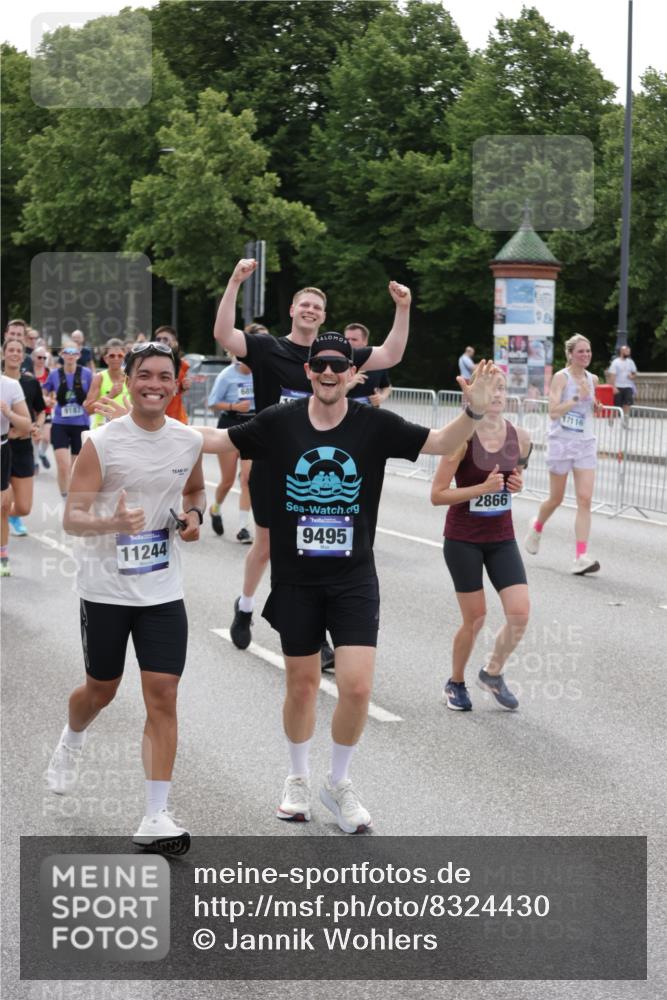 29.06.2025 - hella hamburg halbmarathon Jannik Wohlers http://msf.ph/oto/8324430 29.06.2025 10:39:42 Lombardsbrücke 1058, 1076, 1291, 1586, 1691, 1899, 2019, 2254, 2515, 2572, 2866, 2888, 3237, 3515, 3607, 3808, 3882, 3883, 3884, 4173, 4271, 4471, 5229, 5263, 5654, 5877, 5901, 6097, 6548, 6698, 6750, 6866, 6876, 6890, 6920, 7045, 7174, 7455, 7456, 7675, 7850, 8622, 8815, 8865, 8866, 9187, 9195, 9292, 9495, 10474, 10806, 10818, 10953, 11188, 11242, 11244, 11717, 11874, 12414, 12883, 12906, 13005, 13069, 13290, 13577, 13651, 14327, 14578, 15111, 19163 meine-sportfotos.de