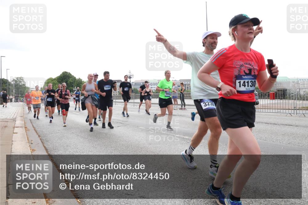 29.06.2025 - hella hamburg halbmarathon Lena Gebhardt http://msf.ph/oto/8324450 29.06.2025 10:37:40 Lombardsbrücke 2640, 17355, 16582, 6955, 3230, 14130, 1022, 1276, 1337, 1475, 1578, 1597, 1799, 1819, 1985, 2016, 2199, 2272, 2486, 2640, 2853, 3230, 3246, 3633, 4097, 4347, 4733, 5139, 5146, 5171, 5186, 5522, 5560, 5790, 5875, 5940, 6243, 6362, 6821, 6955, 7085, 7124, 7235, 7244, 7321, 7350, 7544, 7696, 7707, 7777, 7823, 8811, 8843, 8985, 9247, 9288, 9524, 9895, 10159, 10506, 10836, 11087, 11543, 12123, 12254, 12472, 12824, 16680, 17798 meine-sportfotos.de