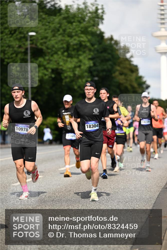 29.06.2025 - hella hamburg halbmarathon Dr. Thomas Lammeyer http://msf.ph/oto/8324459 29.06.2025 09:55:38 Kennedybrücke 1312, 1353, 1569, 1763, 2653, 2880, 3437, 3618, 3697, 4565, 4991, 5014, 5047, 5129, 5231, 5690, 5987, 6490, 6700, 6770, 7185, 7710, 8074, 8359, 8564, 8900, 9358, 9547, 9659, 10319, 10691, 10978, 11021, 11062 meine-sportfotos.de