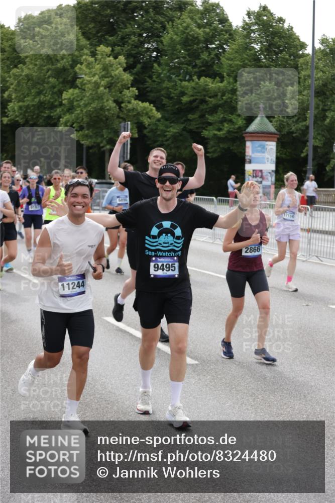 29.06.2025 - hella hamburg halbmarathon Jannik Wohlers http://msf.ph/oto/8324480 29.06.2025 10:39:42 Lombardsbrücke 1058, 1076, 1291, 1586, 1691, 1899, 2019, 2254, 2515, 2572, 2866, 2888, 3237, 3515, 3607, 3808, 3882, 3883, 3884, 4173, 4271, 4471, 5229, 5263, 5654, 5877, 5901, 6097, 6548, 6698, 6750, 6866, 6876, 6890, 6920, 7045, 7174, 7455, 7456, 7675, 7850, 8622, 8815, 8865, 8866, 9187, 9195, 9292, 9495, 10474, 10806, 10818, 10953, 11188, 11242, 11244, 11717, 11874, 12414, 12883, 12906, 13005, 13069, 13290, 13577, 13651, 14327, 14578, 15111, 19163 meine-sportfotos.de