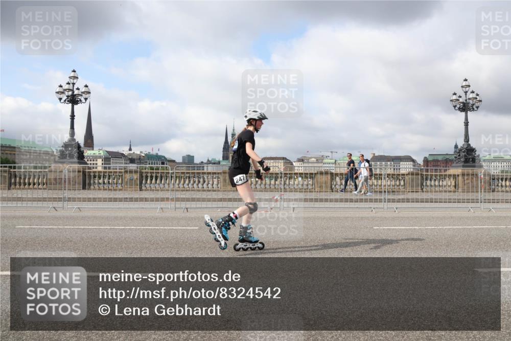 29.06.2025 - hella hamburg halbmarathon Lena Gebhardt http://msf.ph/oto/8324542 29.06.2025 09:08:10 Lombardsbrücke 247 meine-sportfotos.de