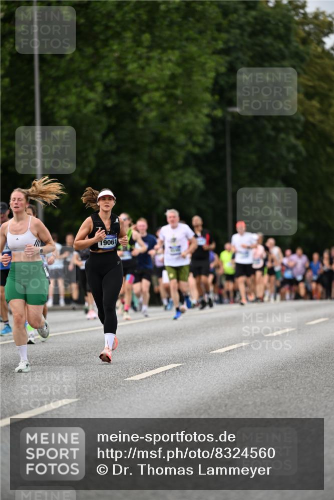 29.06.2025 - hella hamburg halbmarathon Dr. Thomas Lammeyer http://msf.ph/oto/8324560 29.06.2025 10:39:25 Kennedybrücke 1417, 1497, 1821, 1849, 2198, 2265, 2482, 3170, 3409, 3958, 4333, 4564, 4696, 4703, 5027, 5793, 6335, 6365, 6379, 6397, 6571, 6746, 6803, 6859, 7020, 7386, 7733, 8249, 8296, 9164, 9248, 9342, 9803, 10335, 10358, 10393, 10464, 10606, 11320 meine-sportfotos.de