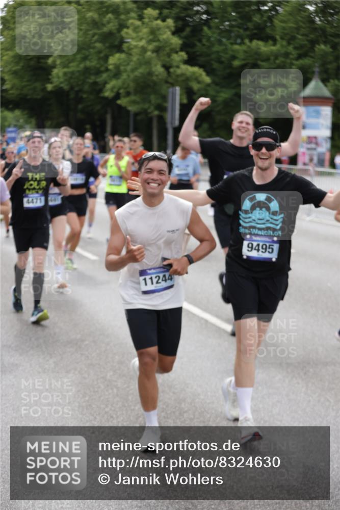 29.06.2025 - hella hamburg halbmarathon Jannik Wohlers http://msf.ph/oto/8324630 29.06.2025 10:39:43 Lombardsbrücke 1058, 1076, 1291, 1586, 1691, 1899, 2019, 2254, 2515, 2572, 2866, 2888, 3237, 3515, 3607, 3808, 4173, 4271, 4471, 4756, 5113, 5229, 5263, 5351, 5352, 5654, 5877, 5901, 6097, 6548, 6698, 6750, 6866, 6876, 6890, 6920, 7174, 7455, 7456, 7675, 7850, 8815, 8865, 8866, 9187, 9195, 9292, 9495, 10474, 10806, 10818, 10953, 11188, 11242, 11244, 11653, 11717, 11874, 12414, 12444, 12501, 12760, 12883, 12906, 13005, 13069, 13290, 13577, 13651, 14327, 14578, 15111, 19163 meine-sportfotos.de