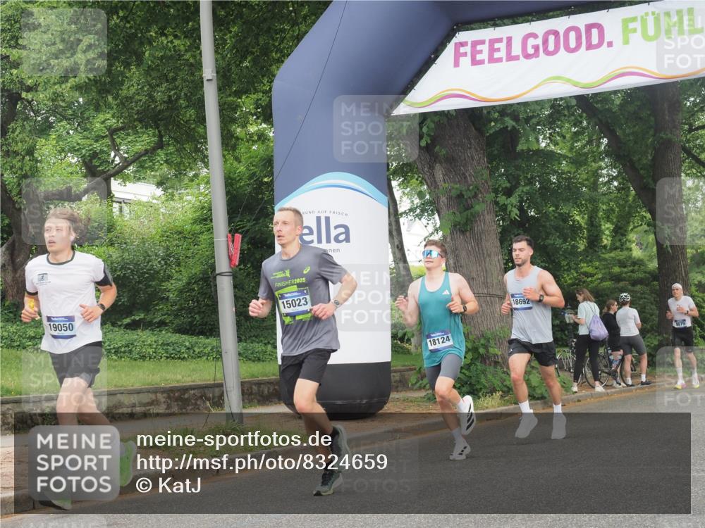 29.06.2025 - hella hamburg halbmarathon KatJ http://msf.ph/oto/8324659 29.06.2025 10:16:56 Zwischen KM18-KM19  meine-sportfotos.de