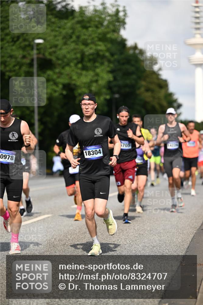 29.06.2025 - hella hamburg halbmarathon Dr. Thomas Lammeyer http://msf.ph/oto/8324707 29.06.2025 09:55:39 Kennedybrücke 1057, 1312, 1353, 1569, 1763, 2653, 2880, 3437, 3618, 3697, 4565, 4871, 4991, 5014, 5047, 5129, 5231, 5690, 5987, 6490, 6700, 6770, 7185, 7710, 8074, 8359, 8564, 8900, 9358, 9547, 9659, 10319, 10691, 10978, 11021, 11062 meine-sportfotos.de