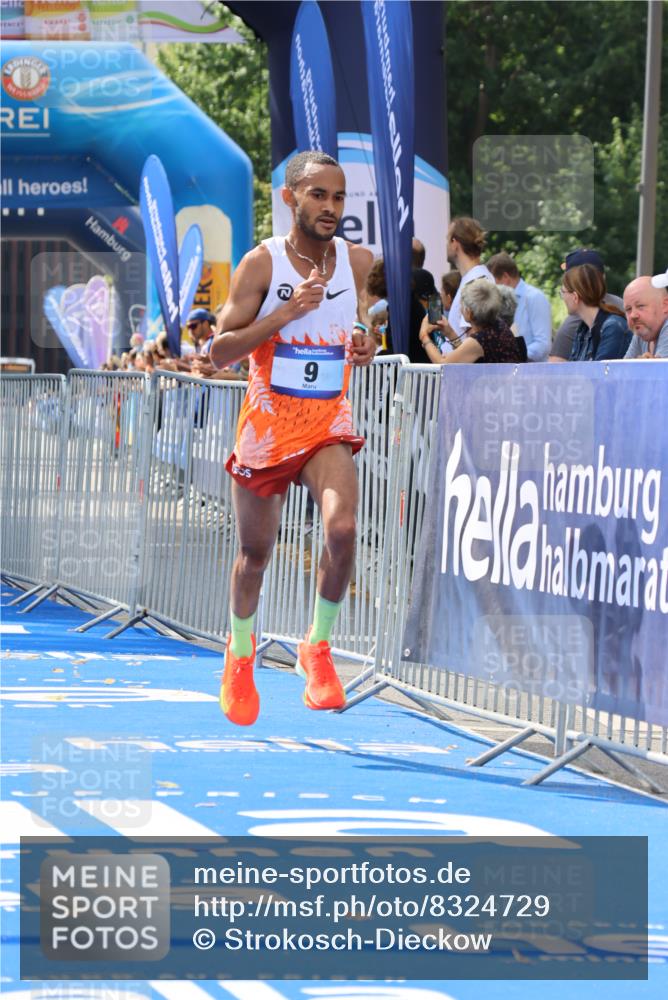 29.06.2025 - hella hamburg halbmarathon Strokosch-Dieckow http://msf.ph/oto/8324729 29.06.2025 10:03:01 Ziel 9, 23 meine-sportfotos.de