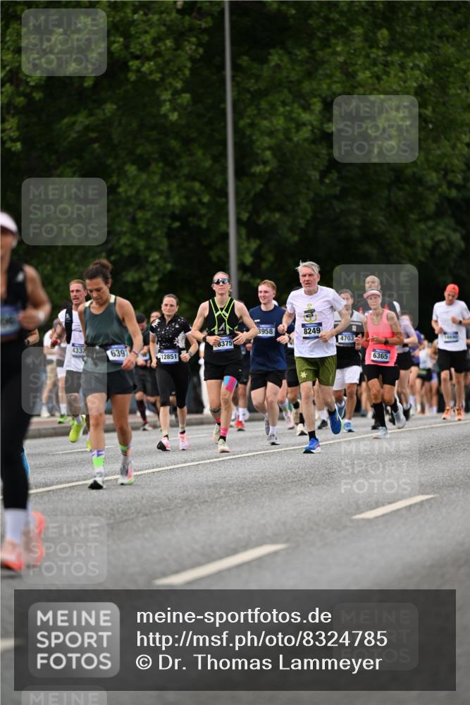 29.06.2025 - hella hamburg halbmarathon Dr. Thomas Lammeyer http://msf.ph/oto/8324785 29.06.2025 10:39:28 Kennedybrücke 1417, 1497, 1821, 1849, 2198, 2265, 2787, 3170, 3409, 3958, 4333, 4564, 4696, 4703, 5027, 5793, 6335, 6365, 6379, 6397, 6471, 6571, 6746, 6803, 6859, 7020, 7386, 7733, 8249, 8296, 9342, 9803, 10335, 10358, 10360, 10393, 10464, 11320 meine-sportfotos.de