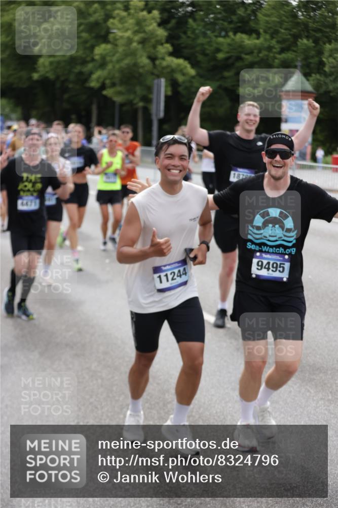 29.06.2025 - hella hamburg halbmarathon Jannik Wohlers http://msf.ph/oto/8324796 29.06.2025 10:39:43 Lombardsbrücke 1058, 1076, 1291, 1586, 1691, 1899, 2019, 2254, 2515, 2572, 2866, 2888, 3237, 3515, 3607, 3808, 4173, 4271, 4471, 4756, 5113, 5229, 5263, 5351, 5352, 5654, 5877, 5901, 6097, 6548, 6698, 6750, 6866, 6876, 6890, 6920, 7174, 7455, 7456, 7675, 7850, 8815, 8865, 8866, 9187, 9195, 9292, 9495, 10474, 10806, 10818, 10953, 11188, 11242, 11244, 11653, 11717, 11874, 12414, 12444, 12501, 12760, 12883, 12906, 13005, 13069, 13290, 13577, 13651, 14327, 14578, 15111, 19163 meine-sportfotos.de