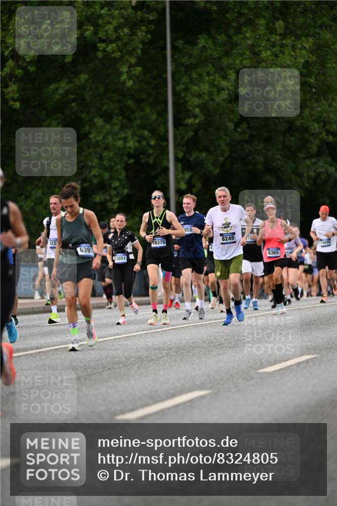 29.06.2025 - hella hamburg halbmarathon Dr. Thomas Lammeyer http://msf.ph/oto/8324805 29.06.2025 10:39:28 Kennedybrücke 1417, 1497, 1821, 1849, 2198, 2265, 2787, 3170, 3409, 3958, 4333, 4564, 4696, 4703, 5027, 5793, 6335, 6365, 6379, 6397, 6471, 6571, 6746, 6803, 6859, 7020, 7386, 7733, 8249, 8296, 9342, 9803, 10335, 10358, 10360, 10393, 10464, 11320 meine-sportfotos.de