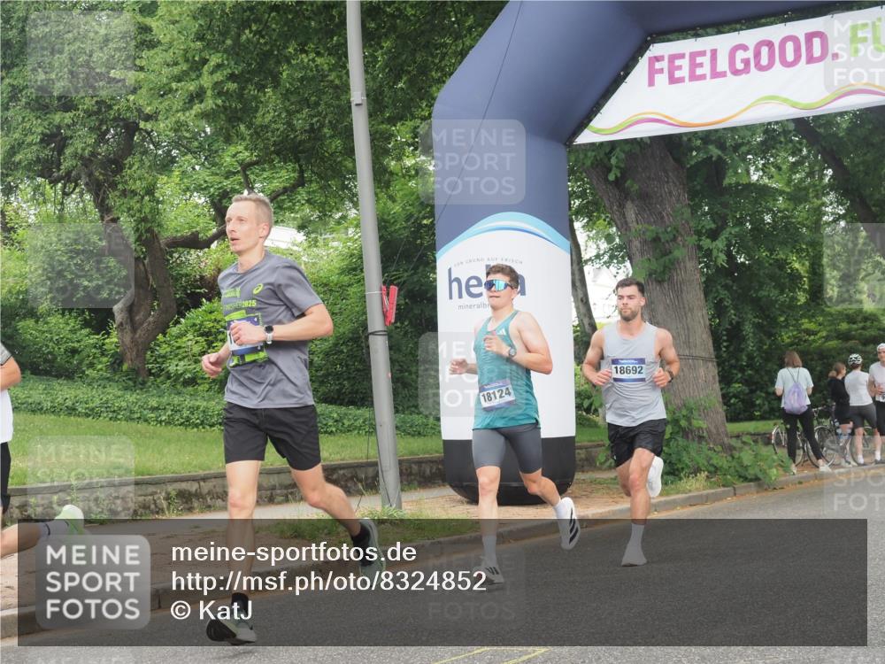 29.06.2025 - hella hamburg halbmarathon KatJ http://msf.ph/oto/8324852 29.06.2025 10:16:57 Zwischen KM18-KM19  meine-sportfotos.de
