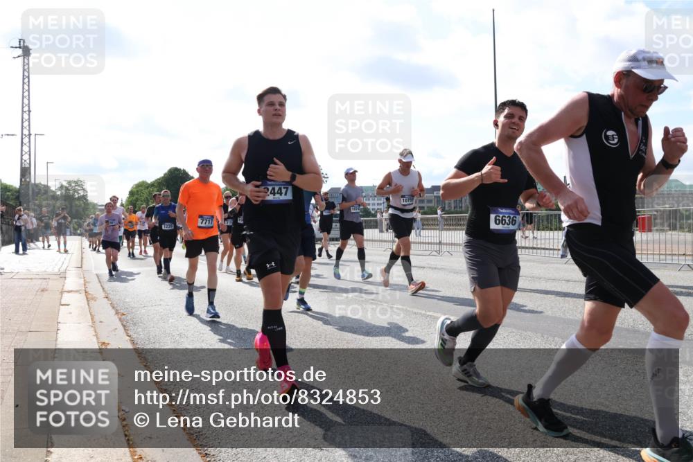 29.06.2025 - hella hamburg halbmarathon Lena Gebhardt http://msf.ph/oto/8324853 29.06.2025 10:00:12 Lombardsbrücke 1239, 7717, 318, 15, 2447, 1074, 10759, 6636, 1006, 1019, 1125, 1180, 1239, 1264, 1526, 1544, 1681, 1834, 1914, 2027, 2086, 2099, 2159, 2346, 2348, 2364, 2426, 2447, 2582, 2584, 2606, 2652, 2676, 2677, 2730, 2910, 3042, 3177, 3181, 3319, 3400, 3836, 3861, 3898, 4013, 4231, 4419, 4594, 4632, 4772, 4796, 4813, 4940, 4945, 5015, 5134, 5272, 5277, 5341, 5643, 5728, 6082, 6084, 6104, 6174, 6201, 6202, 6220, 6260, 6462, 6470, 6581, 6587, 8330, 10031 meine-sportfotos.de