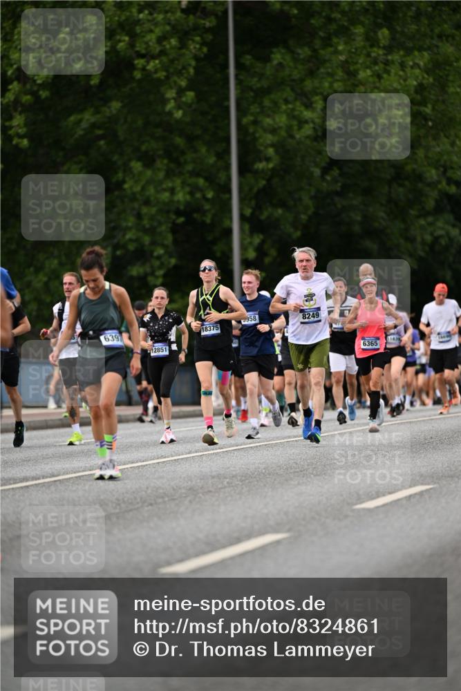 29.06.2025 - hella hamburg halbmarathon Dr. Thomas Lammeyer http://msf.ph/oto/8324861 29.06.2025 10:39:28 Kennedybrücke 1417, 1497, 1821, 1849, 2198, 2265, 2787, 3170, 3409, 3958, 4333, 4564, 4696, 4703, 5027, 5793, 6335, 6365, 6379, 6397, 6471, 6571, 6746, 6803, 6859, 7020, 7386, 7733, 8249, 8296, 9342, 9803, 10335, 10358, 10360, 10393, 10464, 11320 meine-sportfotos.de
