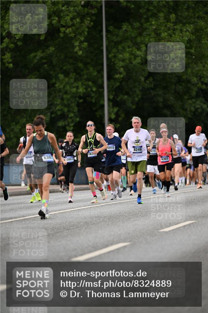 29.06.2025 - hella hamburg halbmarathon Dr. Thomas Lammeyer http://msf.ph/oto/8324889 29.06.2025 10:39:28 Kennedybrücke 1417, 1497, 1821, 1849, 2198, 2265, 2787, 3170, 3409, 3958, 4333, 4564, 4696, 4703, 5027, 5793, 6335, 6365, 6379, 6397, 6471, 6571, 6746, 6803, 6859, 7020, 7386, 7733, 8249, 8296, 9342, 9803, 10335, 10358, 10360, 10393, 10464, 11320 meine-sportfotos.de