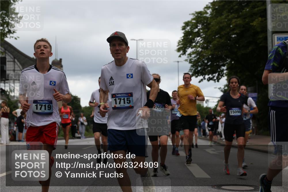 29.06.2025 - hella hamburg halbmarathon Yannick Fuchs http://msf.ph/oto/8324909 29.06.2025 10:51:25 20KM 1200, 1239, 1563, 1715, 1719, 1972, 2236, 2606, 2652, 3141, 3575, 4261, 5015, 5134, 5391, 5457, 5458, 5728, 6281, 6302, 6720, 6892, 7159, 7269, 7833, 8744, 9450, 10383, 10408, 12144, 12509, 12773, 12774, 13376, 13523, 13664, 14361, 14737, 14881, 14951, 15090, 15110, 15125, 15189, 15220, 15349, 15664, 16093, 16418, 17201, 17758, 17769, 17848, 18388, 18508 meine-sportfotos.de