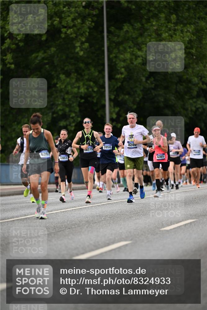 29.06.2025 - hella hamburg halbmarathon Dr. Thomas Lammeyer http://msf.ph/oto/8324933 29.06.2025 10:39:29 Kennedybrücke 1417, 1497, 1821, 1849, 2198, 2265, 2787, 3170, 3409, 3958, 4333, 4564, 4696, 4703, 5027, 5793, 6335, 6365, 6379, 6397, 6471, 6571, 6746, 6803, 6859, 7020, 7386, 7733, 8249, 8296, 9342, 9803, 10335, 10358, 10360, 10393, 10464, 11320 meine-sportfotos.de