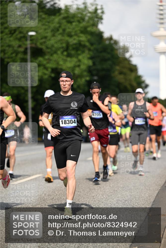 29.06.2025 - hella hamburg halbmarathon Dr. Thomas Lammeyer http://msf.ph/oto/8324942 29.06.2025 09:55:39 Kennedybrücke 1057, 1312, 1353, 1569, 1763, 2653, 2880, 3437, 3618, 3697, 4565, 4871, 4991, 5014, 5047, 5129, 5231, 5690, 5987, 6490, 6700, 6770, 7185, 7710, 8074, 8359, 8564, 8900, 9358, 9547, 9659, 10319, 10691, 10978, 11021, 11062 meine-sportfotos.de