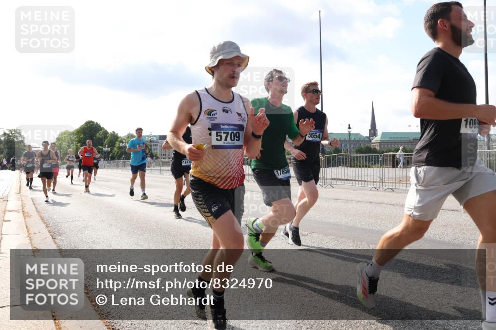 29.06.2025 - hella hamburg halbmarathon Lena Gebhardt http://msf.ph/oto/8324970 29.06.2025 09:48:28 Lombardsbrücke 13483, 9403, 1823, 5709, 17658, 5554, 108, 1290, 1385, 1505, 1710, 1743, 2262, 2399, 2714, 2767, 3480, 3547, 3959, 4359, 4860, 5091, 5307, 5315, 5554, 5709, 6684, 6829, 6990, 6993, 7152, 7154, 7884, 8362, 8571, 8933, 9403, 10404, 10793, 10852, 10900, 11202, 11227, 11620, 11929, 12044, 12051, 12290, 12488, 12514, 12916, 13483, 13595, 13854, 13940, 13975, 14387, 14875, 14908, 15015, 15415, 15701, 15931, 15959, 16119, 16158 meine-sportfotos.de