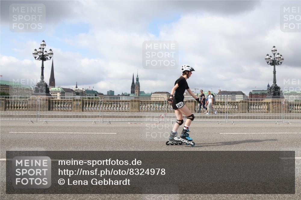 29.06.2025 - hella hamburg halbmarathon Lena Gebhardt http://msf.ph/oto/8324978 29.06.2025 09:08:10 Lombardsbrücke 247 meine-sportfotos.de