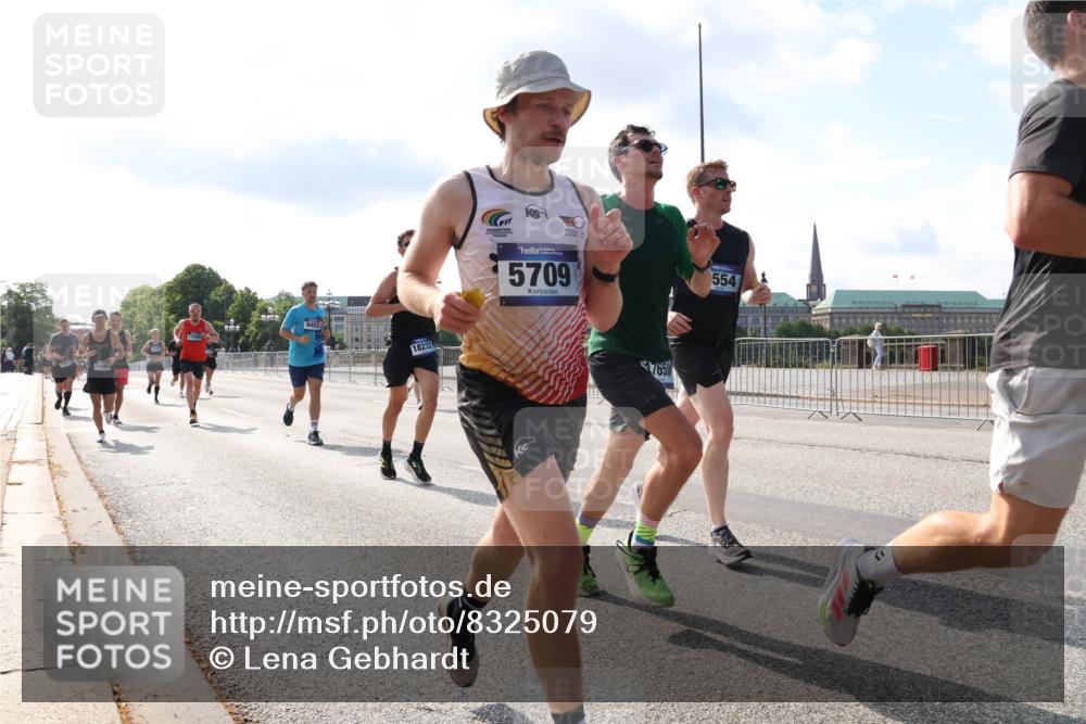 29.06.2025 - hella hamburg halbmarathon Lena Gebhardt http://msf.ph/oto/8325079 29.06.2025 09:48:28 Lombardsbrücke 13483, 9403, 18237, 5709, 765, 554, 1290, 1385, 1505, 1710, 1743, 2262, 2399, 2714, 2767, 3480, 3547, 3959, 4359, 4860, 5091, 5307, 5315, 5554, 5709, 6684, 6829, 6990, 6993, 7152, 7154, 7884, 8362, 8571, 8933, 9403, 10404, 10793, 10852, 10900, 11202, 11227, 11620, 11929, 12044, 12051, 12290, 12488, 12514, 12916, 13483, 13595, 13854, 13940, 13975, 14387, 14875, 14908, 15015, 15415, 15701, 15931, 15959, 16119, 16158 meine-sportfotos.de