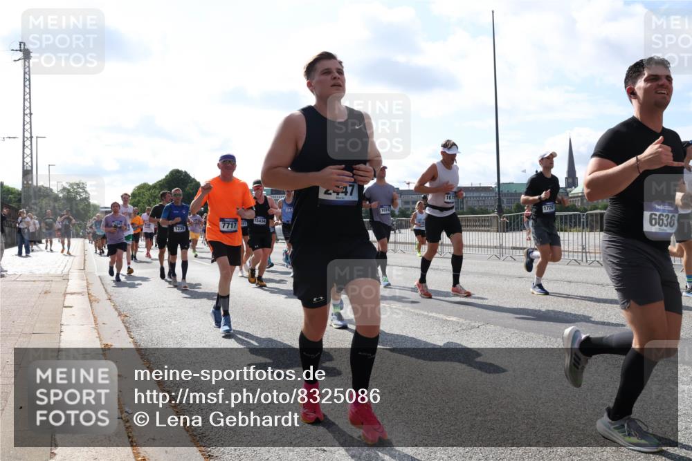 29.06.2025 - hella hamburg halbmarathon Lena Gebhardt http://msf.ph/oto/8325086 29.06.2025 10:00:12 Lombardsbrücke 1239, 771781, 15434, 47, 10742, 1075, 17261, 6636, 1006, 1019, 1125, 1180, 1239, 1264, 1526, 1544, 1681, 1834, 1914, 2027, 2086, 2099, 2159, 2346, 2348, 2364, 2426, 2447, 2582, 2584, 2606, 2652, 2676, 2677, 2730, 2910, 3042, 3177, 3181, 3319, 3400, 3836, 3861, 3898, 4013, 4231, 4419, 4594, 4632, 4772, 4796, 4813, 4940, 4945, 5015, 5134, 5272, 5277, 5341, 5643, 5728, 6082, 6084, 6104, 6174, 6201, 6202, 6220, 6260, 6462, 6470, 6581, 6587, 8330, 10031 meine-sportfotos.de