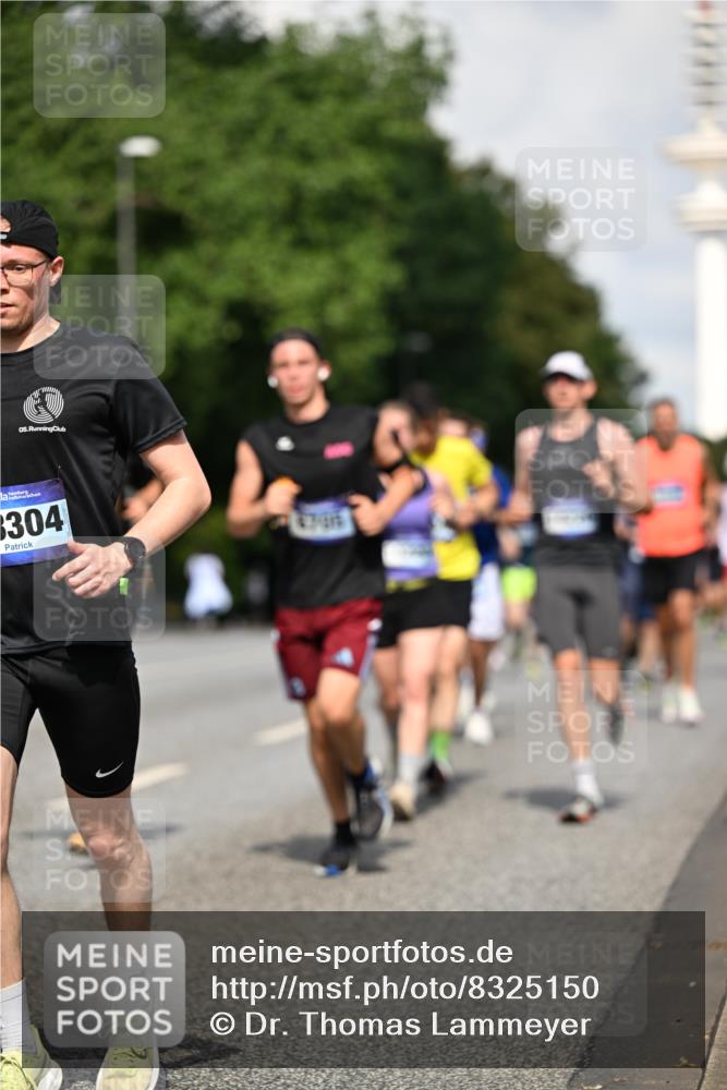 29.06.2025 - hella hamburg halbmarathon Dr. Thomas Lammeyer http://msf.ph/oto/8325150 29.06.2025 09:55:40 Kennedybrücke 1057, 1312, 1353, 1569, 1763, 2653, 2880, 3437, 3618, 3697, 4565, 4871, 5014, 5047, 5129, 5231, 5336, 5690, 5987, 6700, 6770, 7185, 7710, 8074, 8359, 8564, 8900, 9358, 9547, 9659, 10691, 10978, 11021, 11062 meine-sportfotos.de