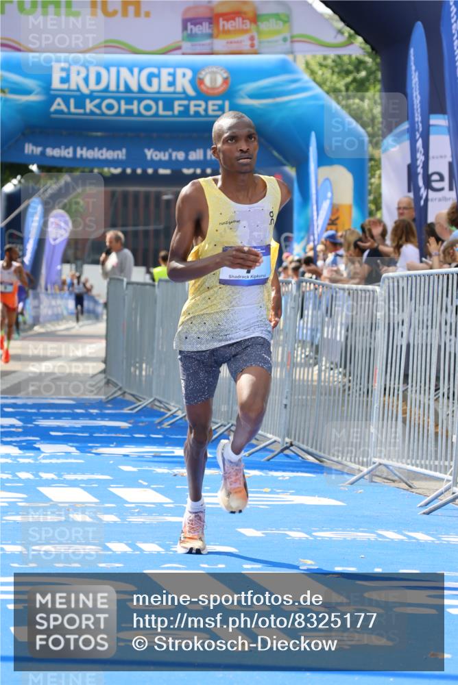 29.06.2025 - hella hamburg halbmarathon Strokosch-Dieckow http://msf.ph/oto/8325177 29.06.2025 10:02:55 Ziel 7, 9 meine-sportfotos.de