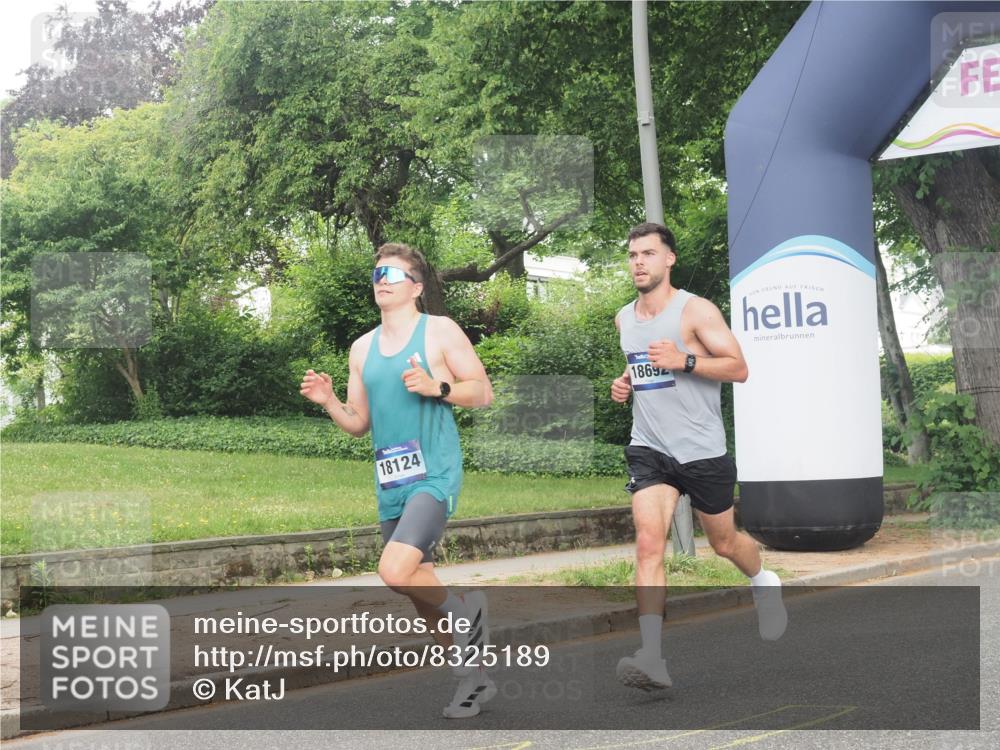 29.06.2025 - hella hamburg halbmarathon KatJ http://msf.ph/oto/8325189 29.06.2025 10:16:58 Zwischen KM18-KM19  meine-sportfotos.de