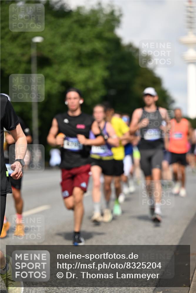 29.06.2025 - hella hamburg halbmarathon Dr. Thomas Lammeyer http://msf.ph/oto/8325204 29.06.2025 09:55:40 Kennedybrücke 1057, 1312, 1353, 1569, 1763, 2653, 2880, 3437, 3618, 3697, 4565, 4871, 5014, 5047, 5129, 5231, 5336, 5690, 5987, 6700, 6770, 7185, 7710, 8074, 8359, 8564, 8900, 9358, 9547, 9659, 10691, 10978, 11021, 11062 meine-sportfotos.de