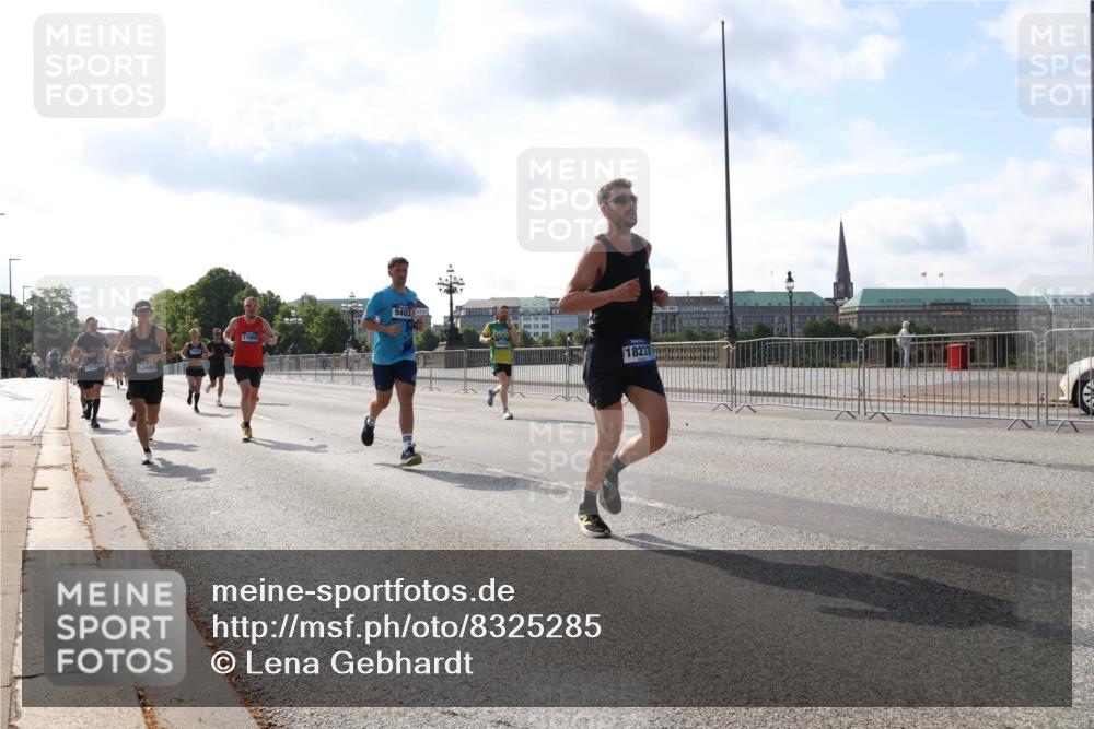 29.06.2025 - hella hamburg halbmarathon Lena Gebhardt http://msf.ph/oto/8325285 29.06.2025 09:48:29 Lombardsbrücke 13483, 17005, 9403, 19151, 18237, 1290, 1385, 1505, 1710, 1743, 2262, 2399, 2714, 2767, 3480, 3547, 3959, 4359, 4381, 4860, 5091, 5307, 5315, 5554, 5709, 6684, 6829, 6990, 6993, 7152, 7154, 7884, 8362, 8571, 8933, 9403, 10404, 10793, 10852, 10900, 11202, 11227, 11620, 11929, 12044, 12051, 12290, 12488, 12514, 12916, 13483, 13595, 13854, 13940, 13975, 14387, 14875, 14908, 15015, 15415, 15701, 15931, 15959, 16119, 16158 meine-sportfotos.de