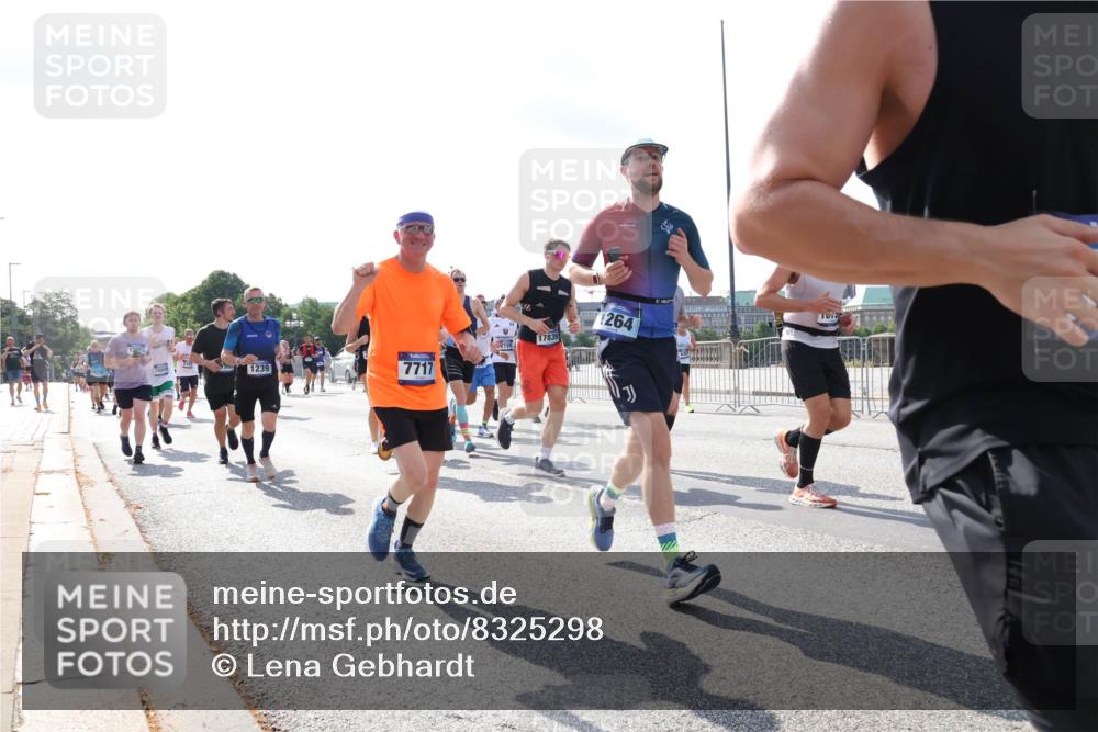 29.06.2025 - hella hamburg halbmarathon Lena Gebhardt http://msf.ph/oto/8325298 29.06.2025 10:00:13 Lombardsbrücke 15699, 1239, 7717, 2159, 17839, 1264, 1006, 1019, 1125, 1180, 1239, 1264, 1526, 1544, 1681, 1834, 1914, 2027, 2086, 2099, 2159, 2346, 2348, 2364, 2426, 2447, 2582, 2584, 2606, 2652, 2676, 2677, 2730, 2910, 2982, 3042, 3177, 3181, 3319, 3400, 3794, 3836, 3861, 3898, 4013, 4231, 4419, 4579, 4594, 4632, 4767, 4772, 4796, 4813, 4940, 4945, 5015, 5134, 5272, 5277, 5341, 5643, 5728, 6082, 6084, 6104, 6174, 6201, 6202, 6220, 6260, 6462, 6470, 6581, 6587 meine-sportfotos.de