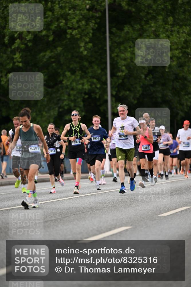 29.06.2025 - hella hamburg halbmarathon Dr. Thomas Lammeyer http://msf.ph/oto/8325316 29.06.2025 10:39:29 Kennedybrücke 1417, 1497, 1821, 1849, 2198, 2265, 2787, 3170, 3409, 3958, 4333, 4564, 4696, 4703, 5027, 5793, 6335, 6365, 6379, 6397, 6471, 6571, 6746, 6803, 6859, 7020, 7386, 7733, 8249, 8296, 9342, 9803, 10335, 10358, 10360, 10393, 10464, 11320 meine-sportfotos.de