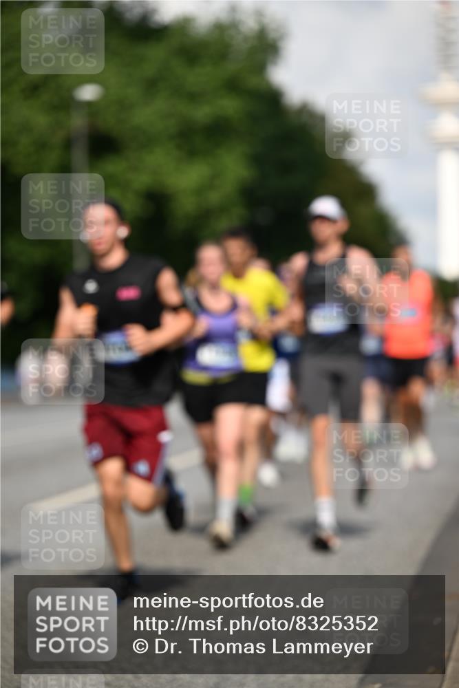 29.06.2025 - hella hamburg halbmarathon Dr. Thomas Lammeyer http://msf.ph/oto/8325352 29.06.2025 09:55:41 Kennedybrücke 1057, 1312, 1353, 1569, 1763, 2880, 3437, 3618, 3697, 4565, 4871, 5014, 5047, 5129, 5231, 5336, 5690, 5987, 6700, 6711, 6770, 7185, 7710, 8074, 8359, 8564, 8900, 9358, 9547, 9659, 10691, 10978, 11021, 11062 meine-sportfotos.de