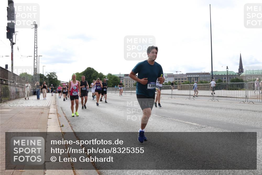 29.06.2025 - hella hamburg halbmarathon Lena Gebhardt http://msf.ph/oto/8325355 29.06.2025 10:23:16 Lombardsbrücke 3457, 8687, 13560, 1029, 1048, 1362, 1853, 2925, 3029, 3034, 4190, 4266, 4391, 4728, 4793, 5629, 6502, 6578, 6784, 6785, 6849, 7029, 7266, 7820, 7891, 8687, 8688, 8716, 8918, 8920, 9133, 9301, 9877, 9913, 10205, 10739, 11798, 11879, 12025, 12073, 12190, 12265, 12874, 13560, 13921, 14041, 14265, 14338, 14510, 14512, 14525, 14821, 15709, 16185, 16416, 16558, 17013, 17099, 17207, 17299, 17719 meine-sportfotos.de