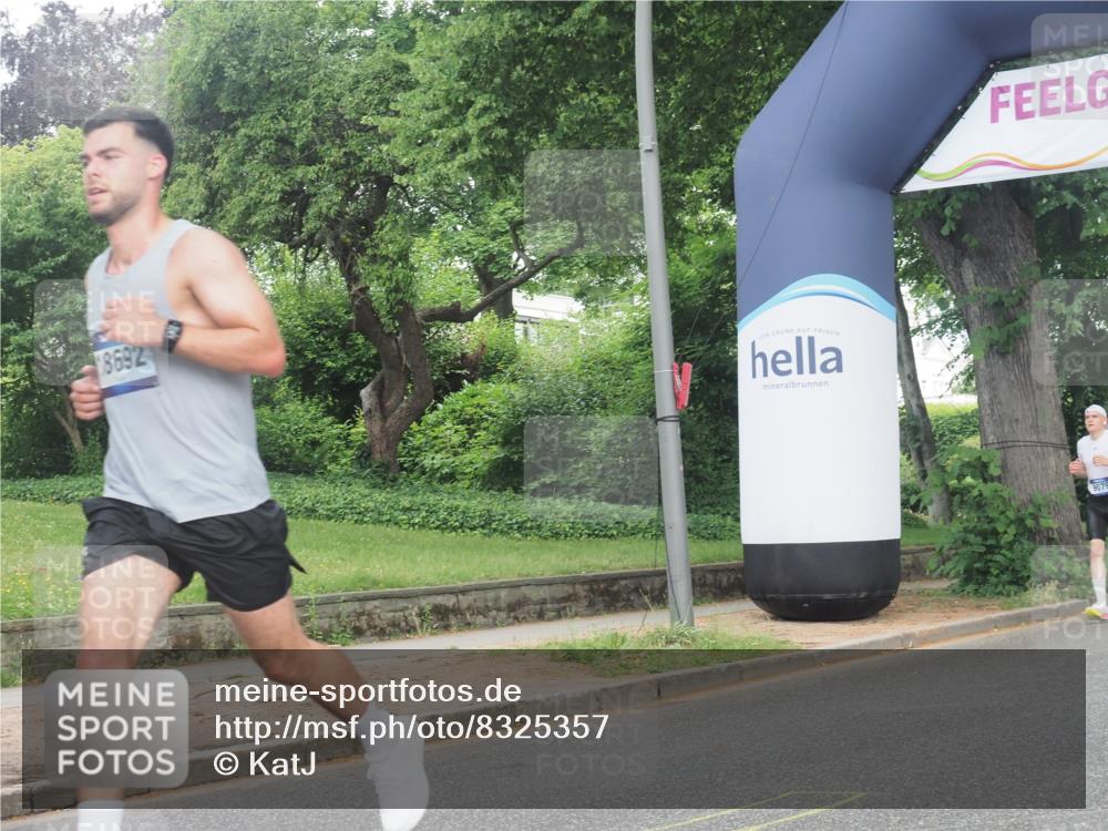 29.06.2025 - hella hamburg halbmarathon KatJ http://msf.ph/oto/8325357 29.06.2025 10:16:58 Zwischen KM18-KM19  meine-sportfotos.de
