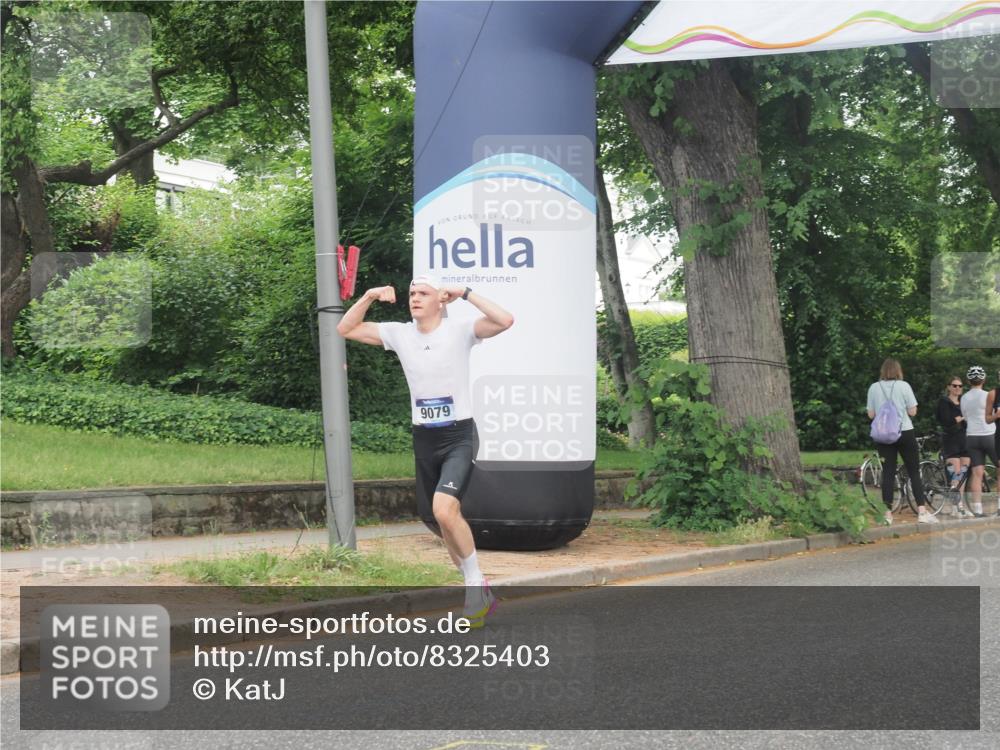 29.06.2025 - hella hamburg halbmarathon KatJ http://msf.ph/oto/8325403 29.06.2025 10:17:00 Zwischen KM18-KM19  meine-sportfotos.de