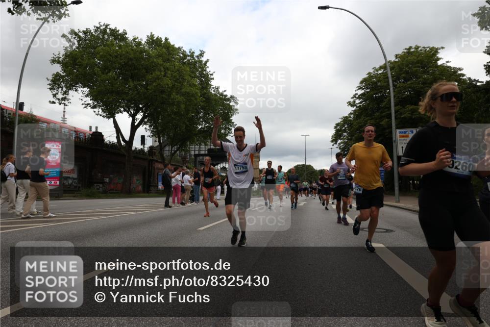 29.06.2025 - hella hamburg halbmarathon Yannick Fuchs http://msf.ph/oto/8325430 29.06.2025 10:51:27 20KM 1200, 1239, 1563, 1715, 1719, 1972, 2236, 2606, 2652, 2806, 3141, 3575, 4261, 4579, 5015, 5134, 5391, 5457, 5458, 6281, 6302, 6720, 6892, 7159, 7269, 7833, 8744, 9450, 10383, 10408, 12144, 12509, 12773, 12774, 13376, 13523, 13664, 14361, 14737, 14881, 14951, 15090, 15110, 15125, 15189, 15220, 15229, 15349, 15664, 16093, 16418, 17201, 17455, 17758, 17769, 18508 meine-sportfotos.de